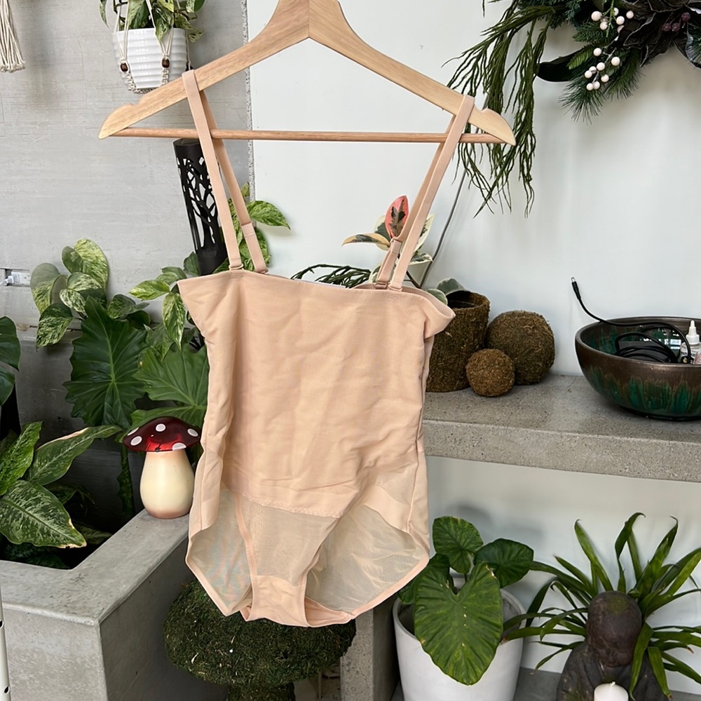 NWOT Wacoal shapewear,